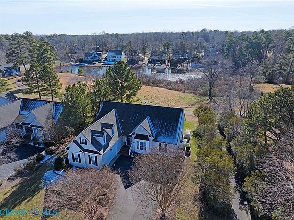 2nd image of 464 Middle Gate Gate