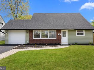 24 Violet Rd, Levittown, PA 19057