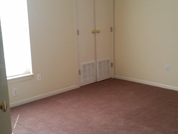 3rd image of 1153 Autumn Cir