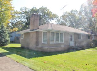 610 S Quarterline Rd, Muskegon, MI 49442