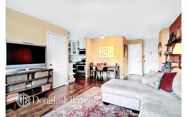 Sold by Douglas Elliman | media 18