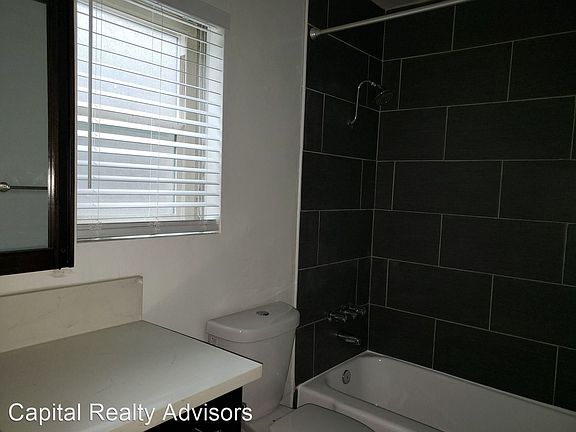5th image of 922 S Park Cir APT 5