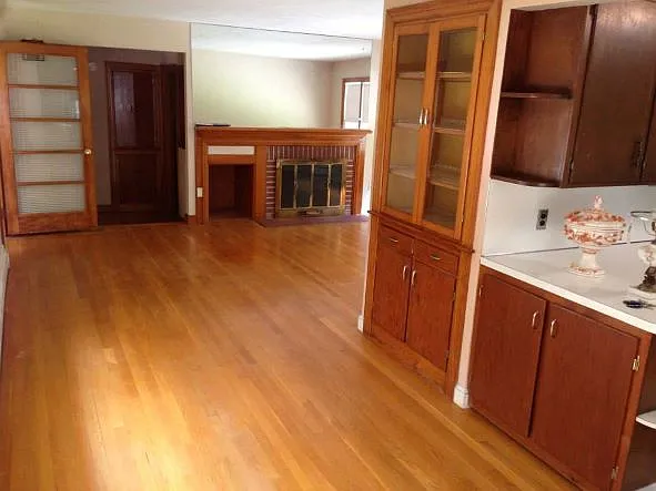 6 bed, 2000 sqft, $5,100 — Photo 3