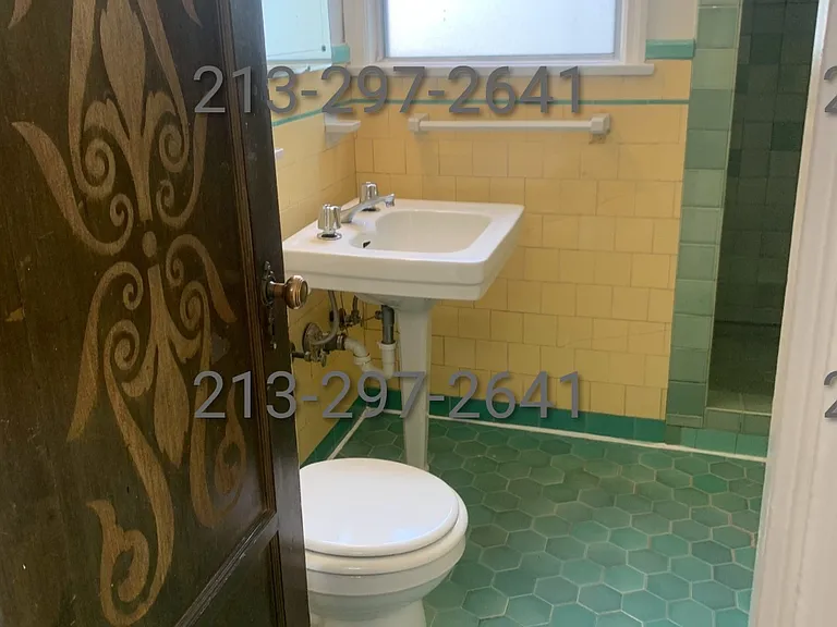 324 S Cochran Ave #8 — Photo 13