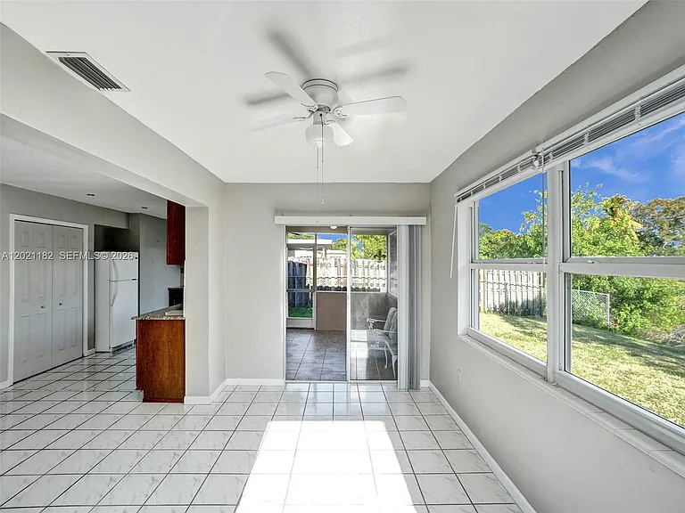 8550 NW 27th Pl — Photo 13