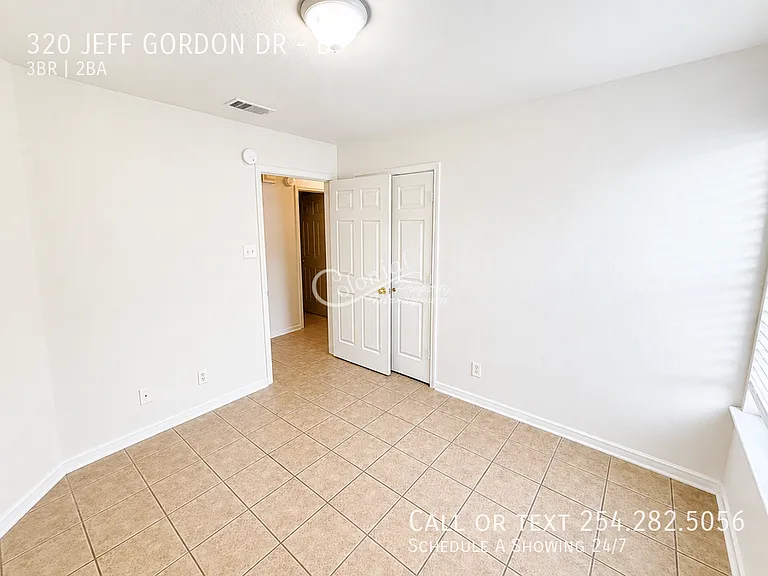 320 Jeff Gordon Dr #B — Photo 8