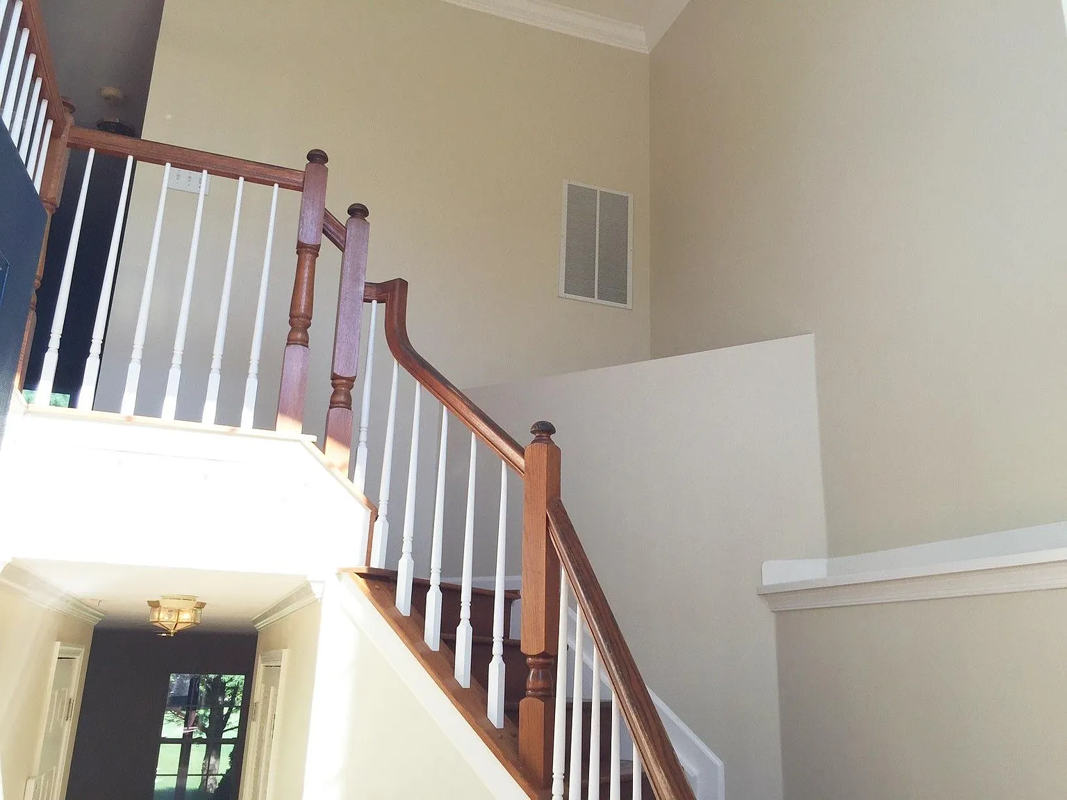 3 bed, 2248 sqft, $3,100 — Photo 2