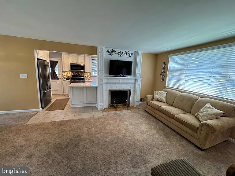2906 Breezy Ter — Photo 53