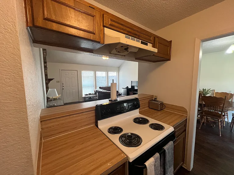 1714B Iris Cir #B — Photo 13