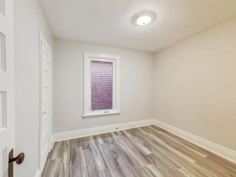 16 Huntley St — Photo 21
