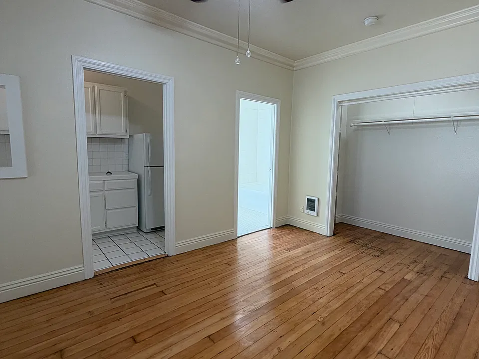 5987 Franklin Ave #106