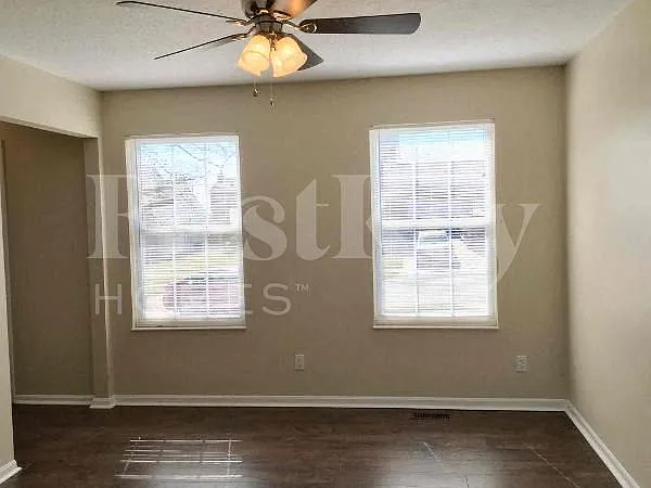 1616 Hastings Ct — Photo 5