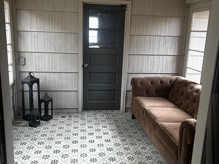 413 Blake Rd S — Photo 17