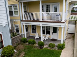 25 Howard Ave, Grand Haven, MI 49417