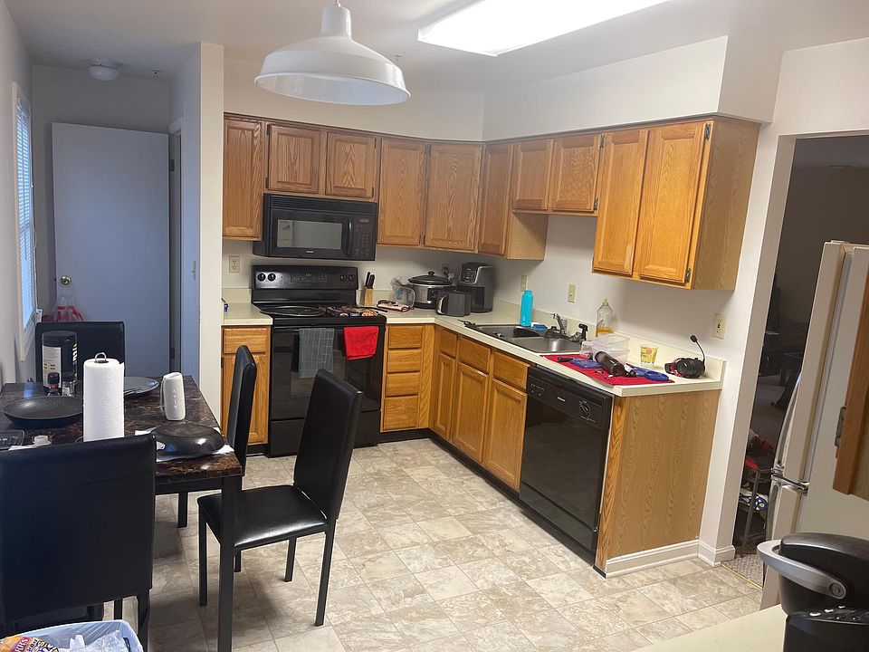 2nd image of 28356 Hocker Ln Unit 1302