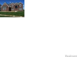 52688 Aspen Dr, South Lyon, MI 48178