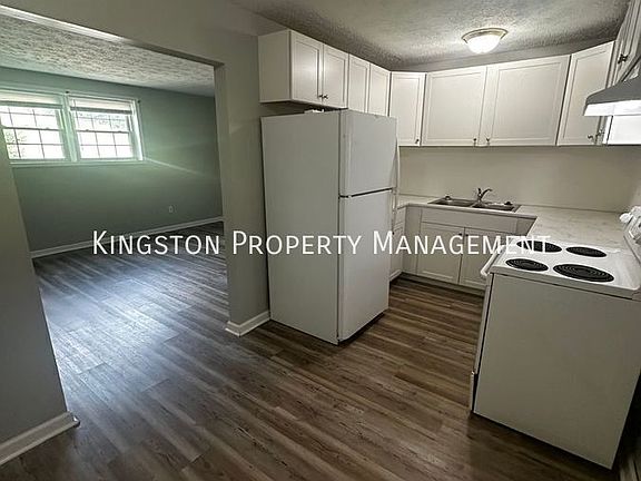 2nd image of 200 Summit Dr APT 4
