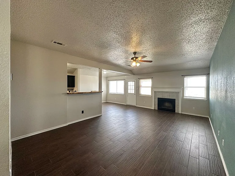 1910 Michele Dr — Photo 3