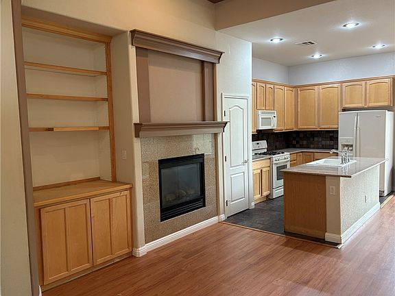 5th image of 8921 Reindeer Lake St