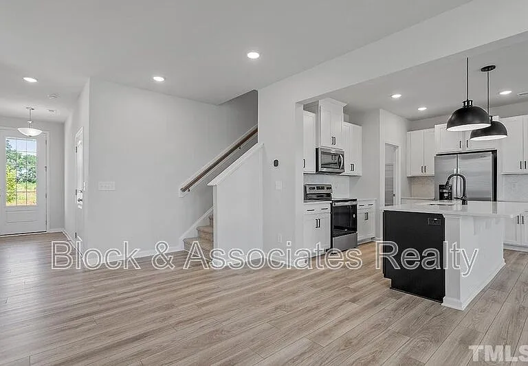 111 Umbrella Way — Photo 9
