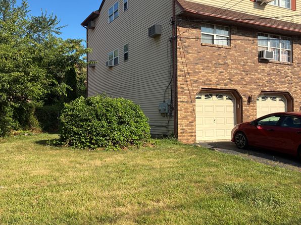 136 Maple Ave