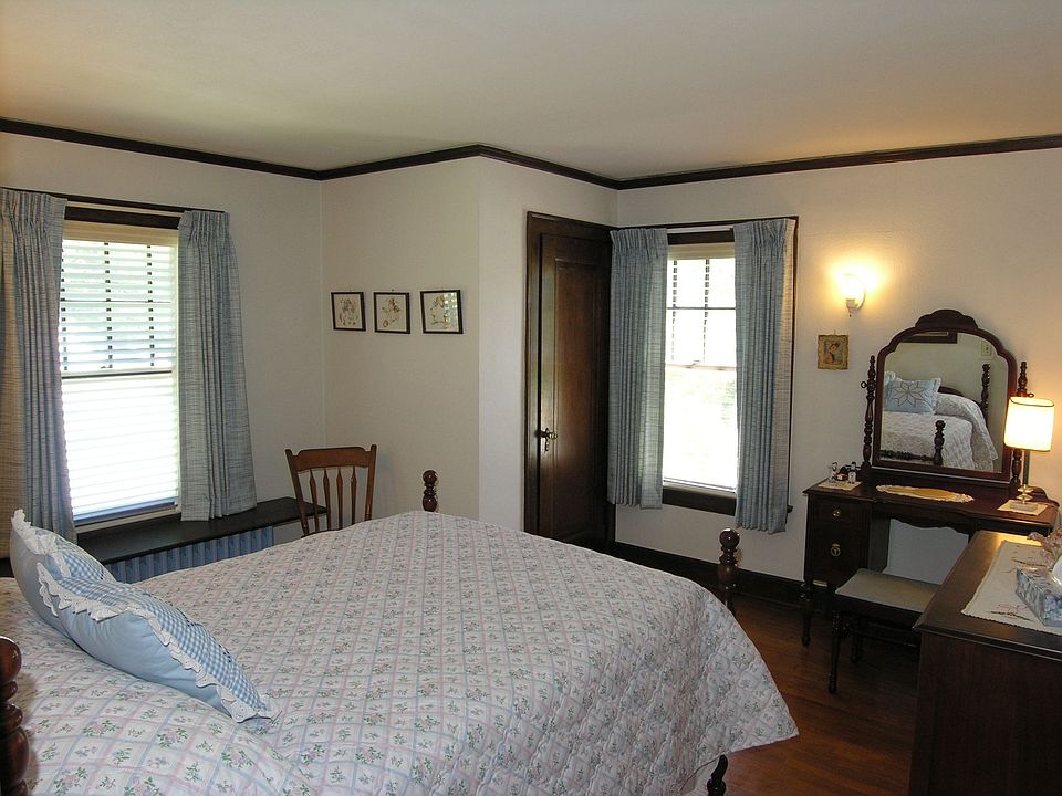 1st image of 432 Colville Pl