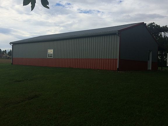 Pole Barn w/Concrete Floor