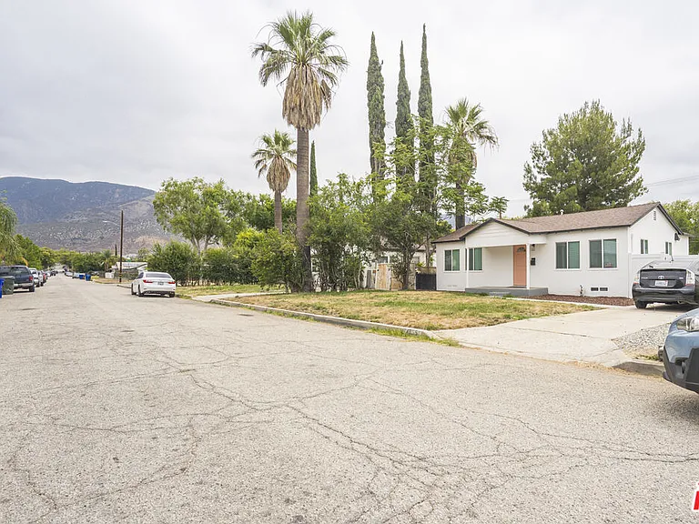 4555 Acacia Ave — Photo 3