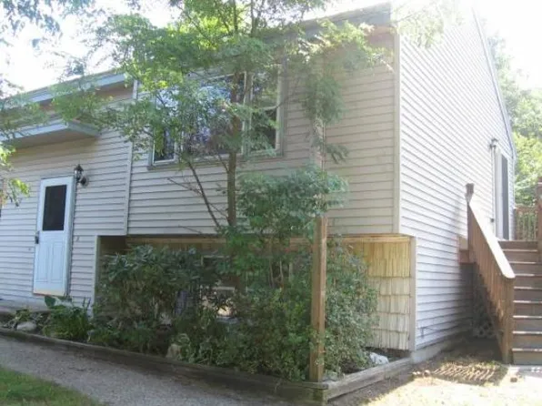 10 Matthew Dr, Derry, NH 03038