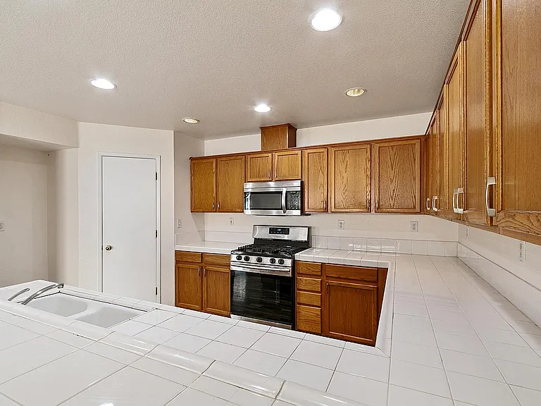 3215 Puffin Cir — Photo 7
