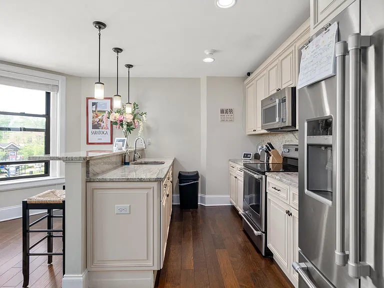510 Broadway St #3H — Photo 5