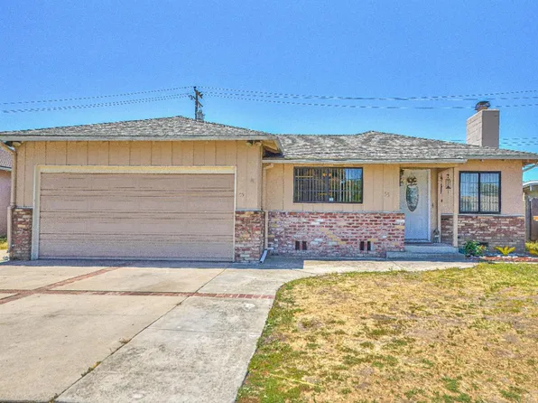 55 Gardenia Dr, Salinas, CA 93906