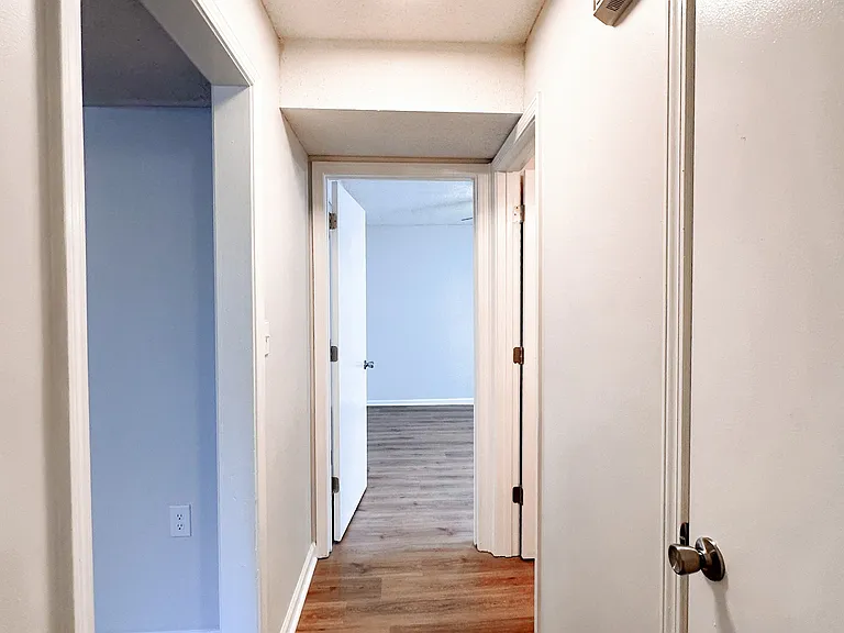 470 Martha Ln #H — Photo 13