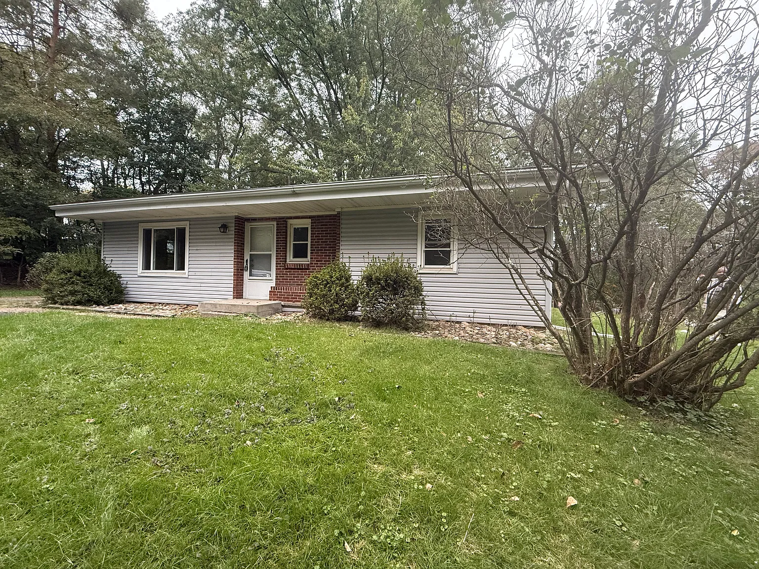 2 bed, 1400 sqft, $1,500 — Photo 1