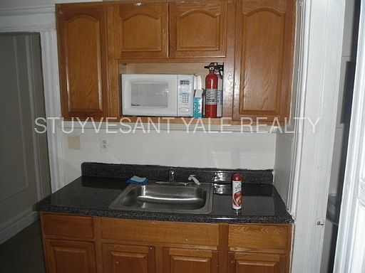 1st image of 120 Norwood St APT 3