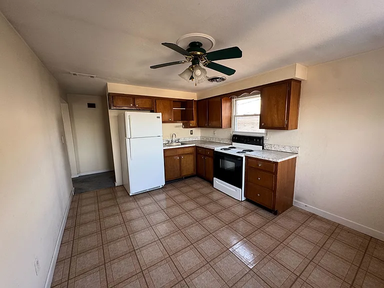 535 Roff Ave #1 — Photo 5