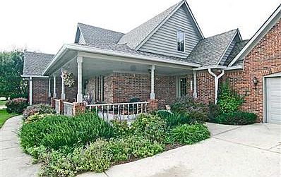 3rd image of 7094 Fox Hollow Ln