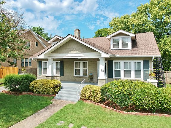 3rd image of 1711 Villa Pl #A