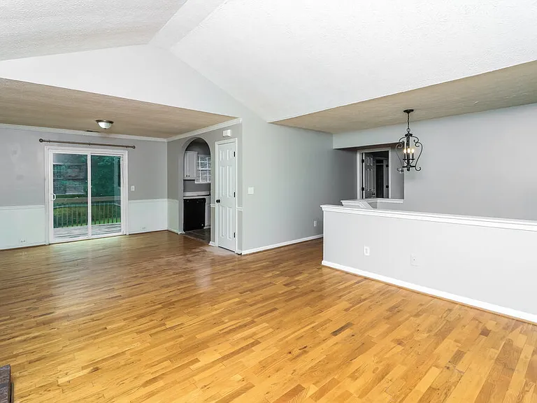 2991 Heather Lake Dr — Photo 6