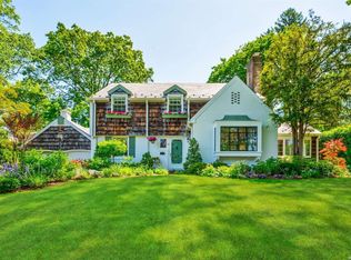 14 Lynn Rd, Port Washington, NY 11050