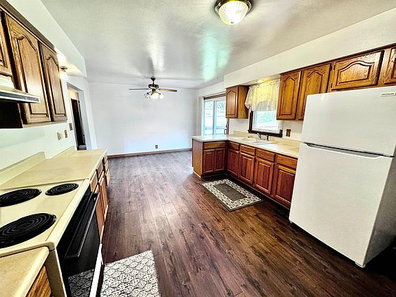 4th image of 3263 Golden Prairie Ave