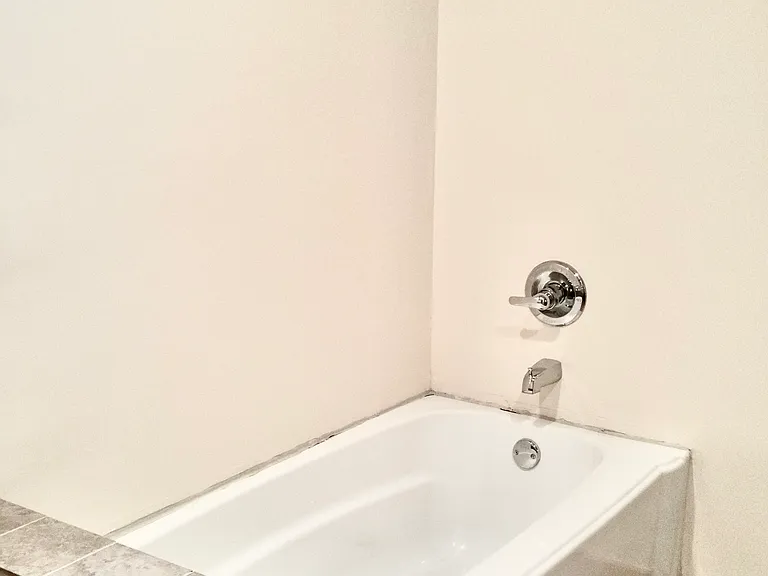 1619 E Berks St — Photo 14