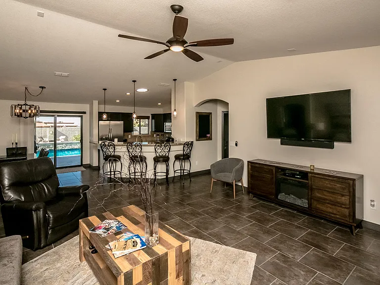 3570 Stanford Dr — Photo 9
