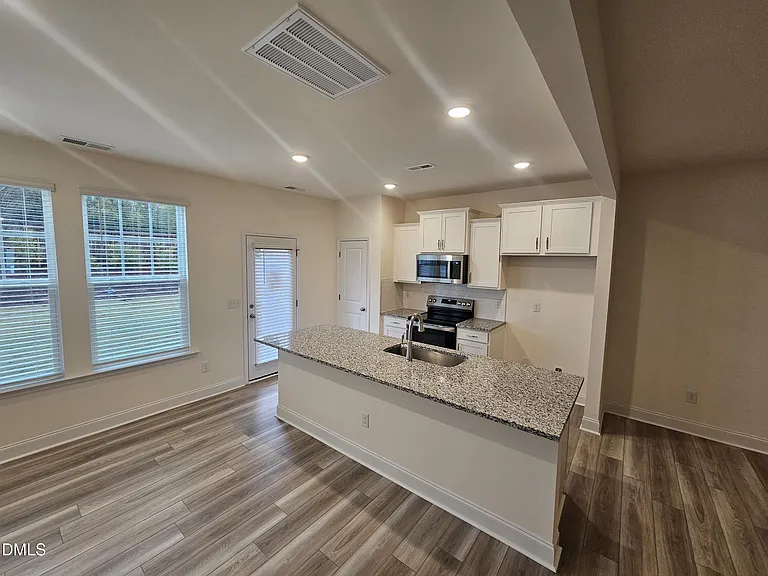 48 Bloodroot St — Photo 5