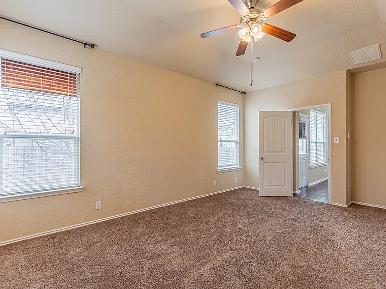 9023 Hubbard Hl — Photo 23