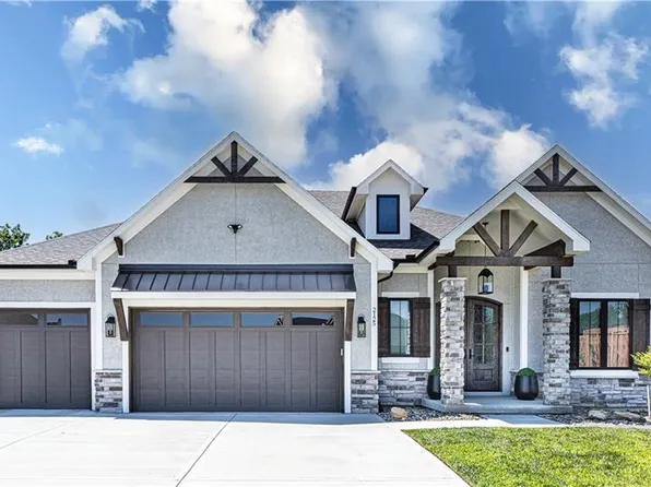 2125 NW Obrien Rd, Lees Summit, MO 64081