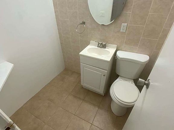 5th image of 208 E 95th St APT 1A