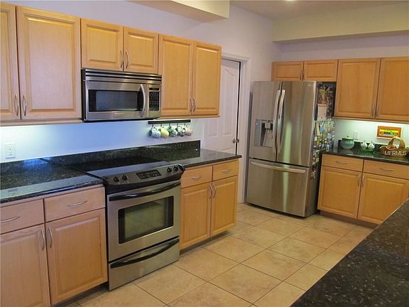 2nd image of 612 Wells Ct Unit 401