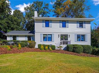 385 Knoll Woods Ter, Roswell, GA 30075