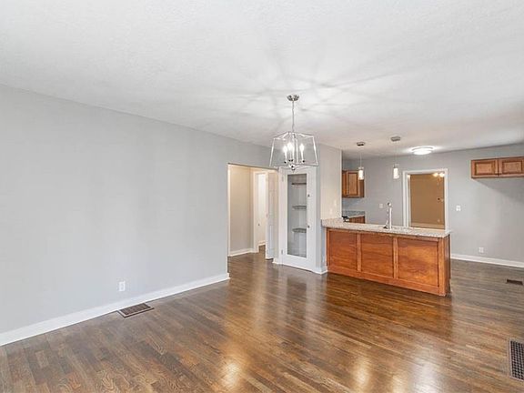 4th image of 18410 E Independence Ave